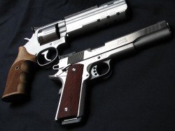 Guns wallpaper